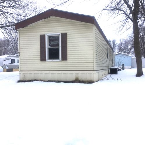 Villa Village: 2404 N 8th St, Red Oak, IA 51566